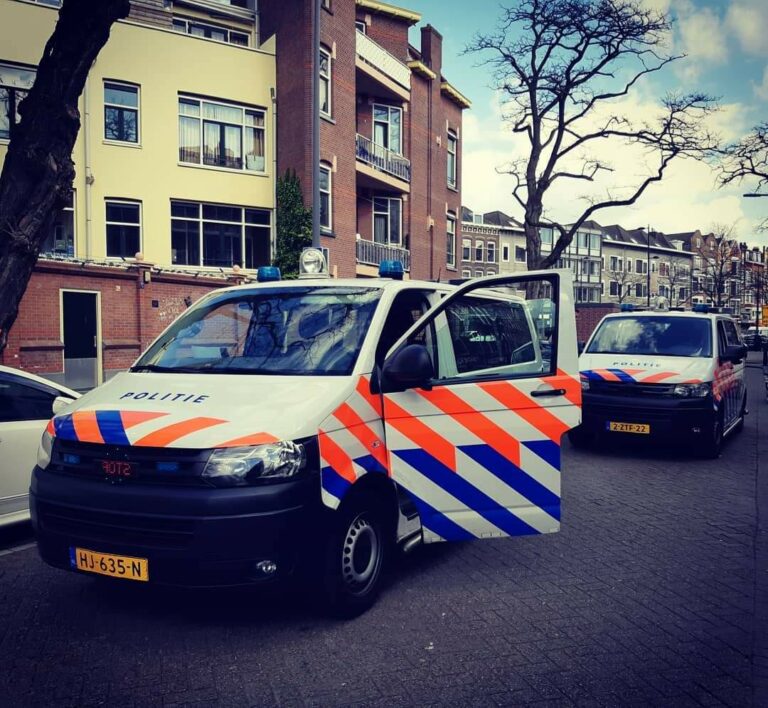 Politie zoekt getuigen van beroving bij pinautomaat Mathenesserweg Rotterdam