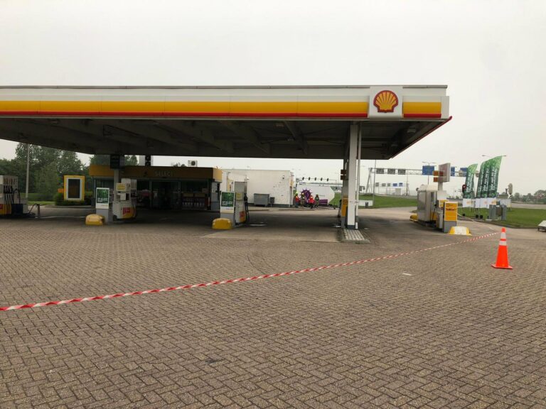 Melding gaslekkage bij tankstation blijkt loos Dierensteinweg Barendrecht