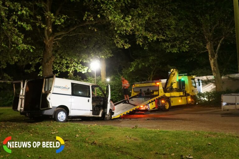 Bedrijfsbus uitgebrand Oosthoef Gouda