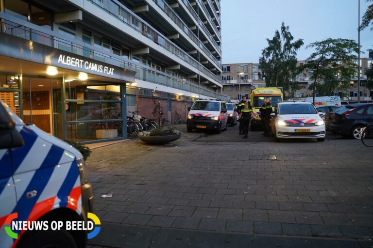 Man lichtgewond na vermoedelijk steekincident Albert Camusplaats Rotterdam