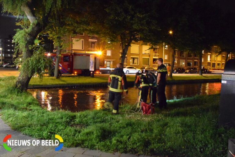 Brandweer doorzoekt sloot na vondst scootmobiel Statensingel Gouda
