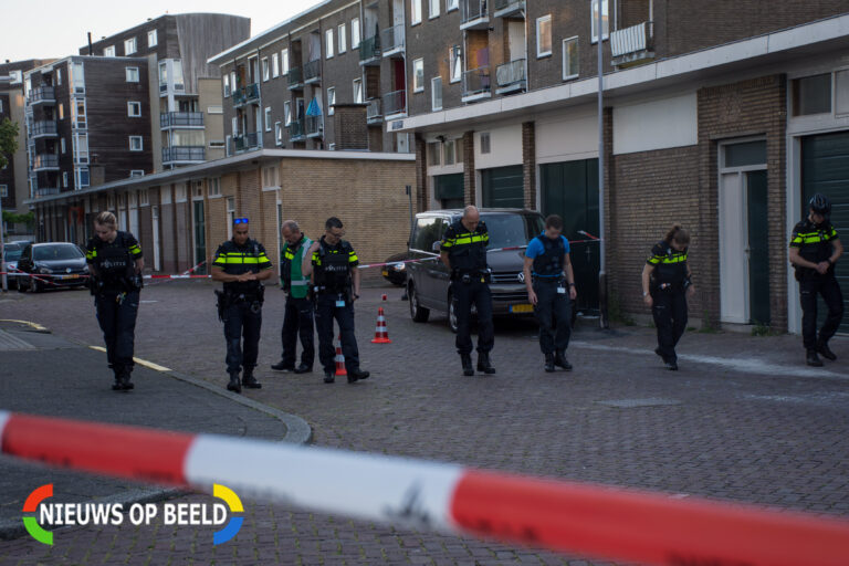 Zwaargewonde man tijdens achtervolging na schietpartij; dader(s) nog altijd spoorloos