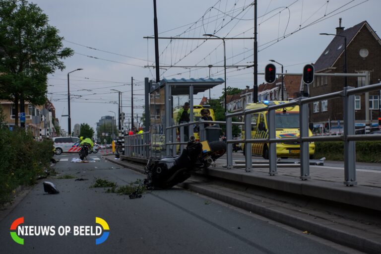 Voetganger overleden aan verwondingen na aanrijding met motor