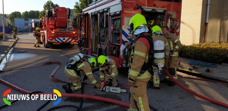 Brandweer oefent in kantoorpand Cypresbaan Capelle aan den IJssel (video)