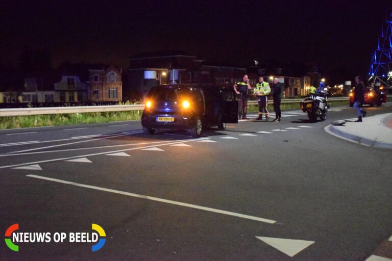 Schade na aanrijding op kruising Henegouwerweg – N207 Waddinxveen