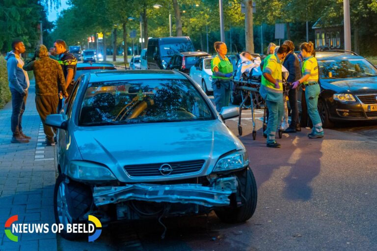 Gewonde na kop-staart aanrijding Hoofdweg Rotterdam