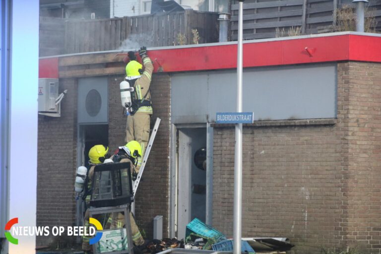 Woningen ontruimd bij brand in Toko Vondelsingel Spijkenisse