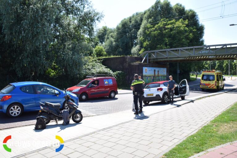 Scooterrijder gewond na aanrijding met auto Promenade Waddinxveen