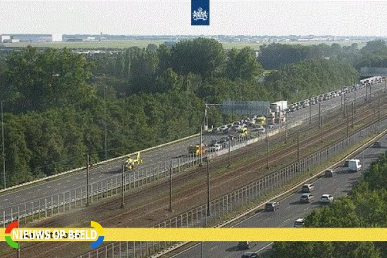 Motorrijder overleden na val op snelweg Rijksweg A4 Amsterdam