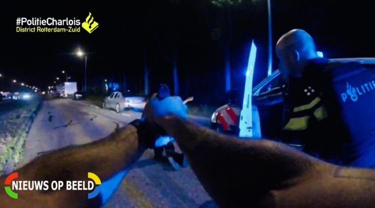 Politie houdt automobilist aan met getrokken wapens Olympiaweg Rotterdam