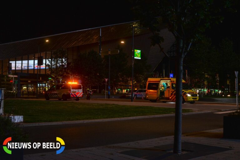 Gewonde na aanrijding scooter met fietser Weena Rotterdam
