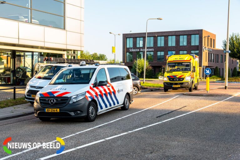 Fietser gewond na botsing met bestelbus Nijverheidsweg Rhoon