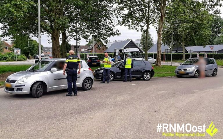 € 40.189,00 gevorderd en 6 auto’s in beslag genomen bij controle politie en belastingdienst