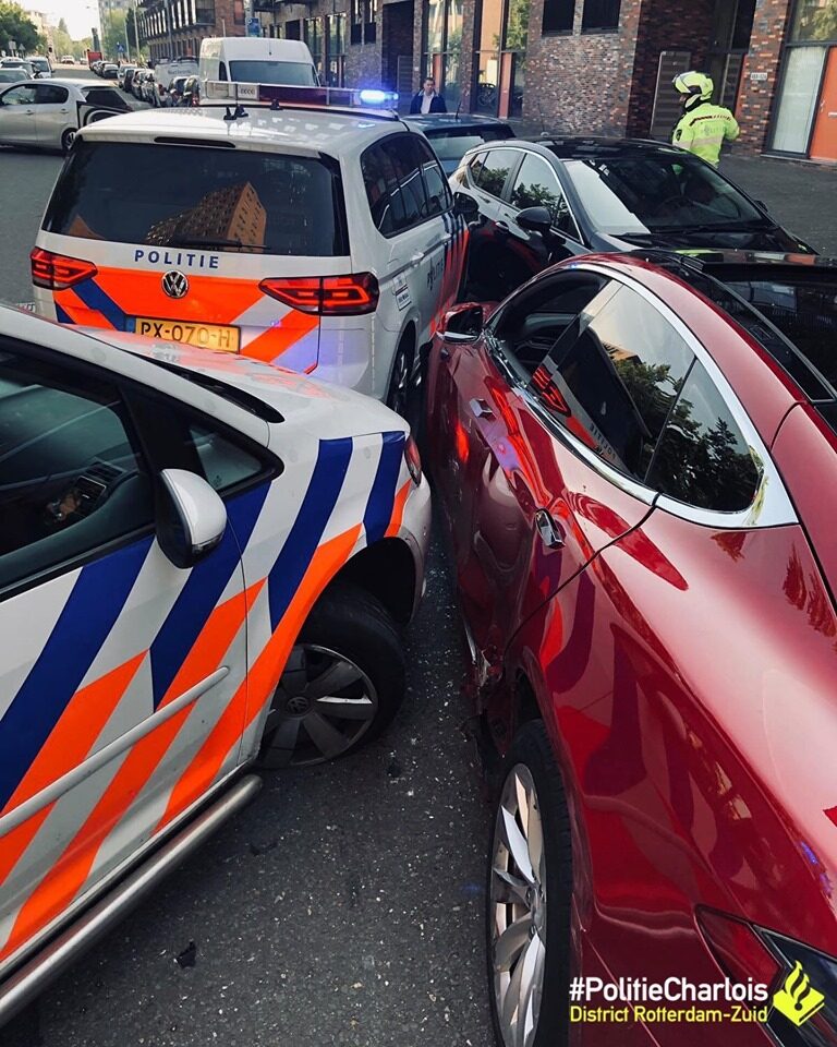 35-jarige man aangehouden na rijden met gestolen Tesla Lodewijk Pincoffsweg Rotterdam