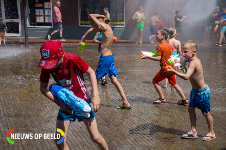 Waterpret in centrum Voorschoten