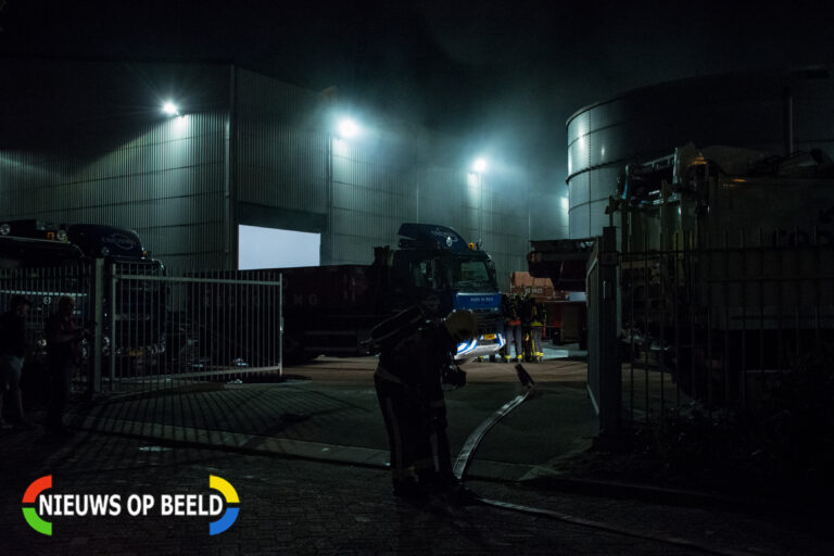 Forse rookontwikkeling bij brand Renewi Vliko in Zoeterwoude (video)