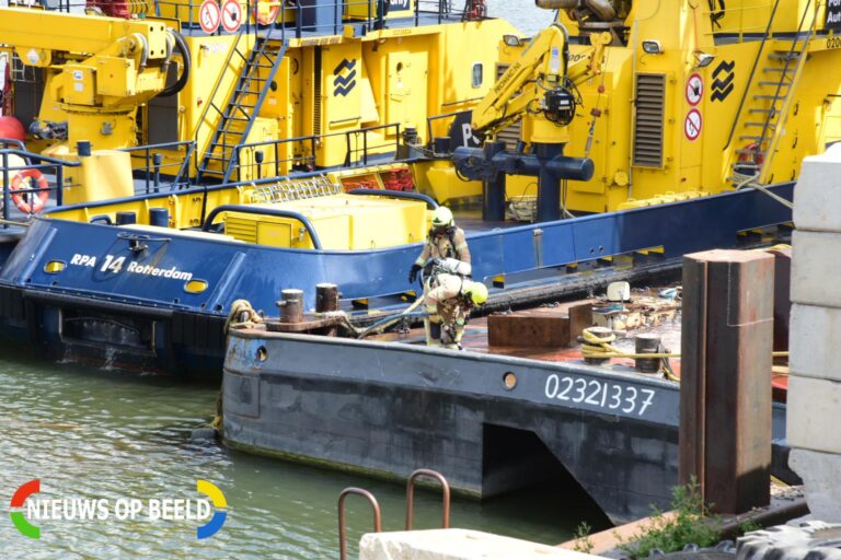 Brand in machinekamer zandschip Admiraal de Ruyterstraat Schiedam