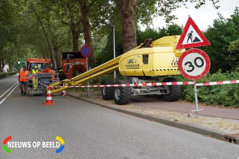 Hovenier zwaargewond na ongeluk met kettingzaag Nieuwe Tiendweg Krimpen aan den IJssel