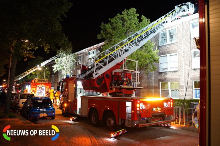 Twaalf woningen ontruimd na brand Westerbeekstraat Rotterdam (video)