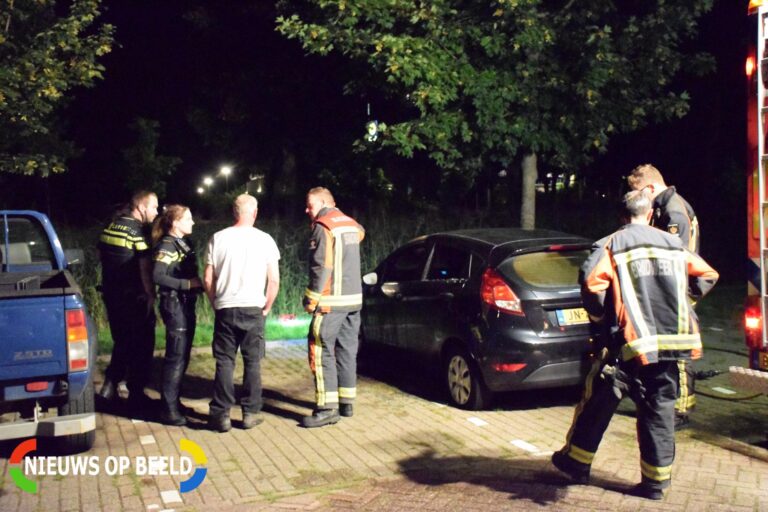 Auto in brand gestoken Eksterdreef Waddinxveen