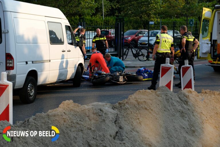 Motorrijder zwaargewond na aanrijding met busje Polakweg Rijswijk