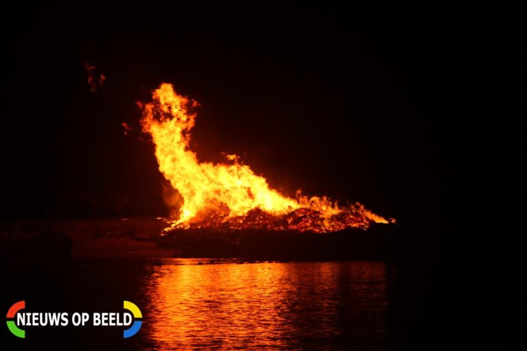 Brandweer rukt uit voor kampvuur Havenpad Goudswaard