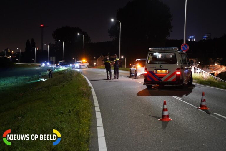 Fietser zwaargewond na aanrijding, bestuurder rijdt door IJsseldijk Capelle aan den IJssel