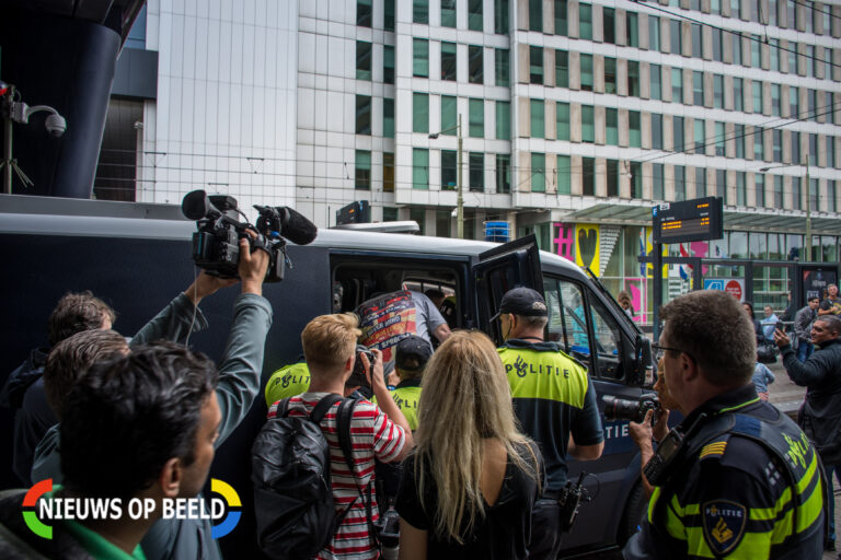Politie betreurt aanhouding man met bivakmuts op Den Haag CS