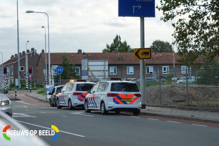 Jongen reageert agressie af op auto voor stoplicht Koningin Wilhelminaweg Gouda
