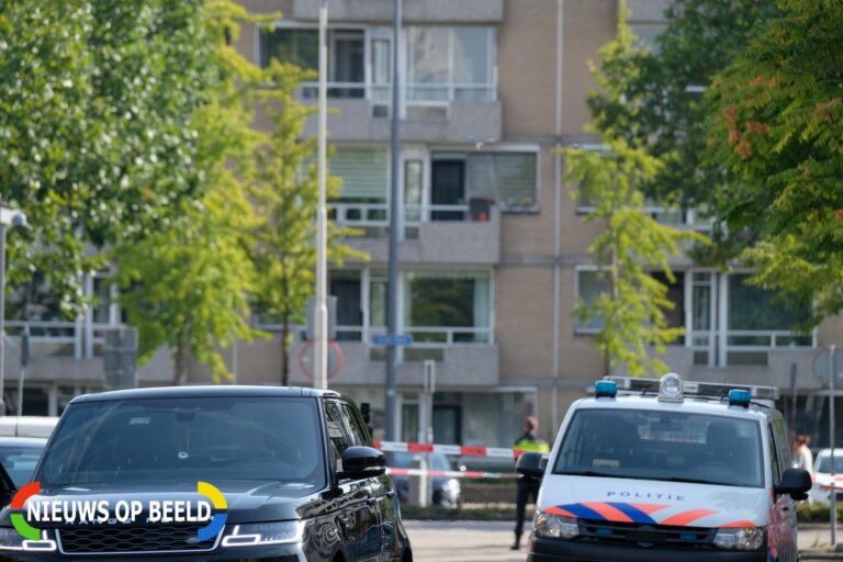 Politie onderzoekt schietpartij bij winkelcentrum Alexandrium Kreeftstraat Rotterdam