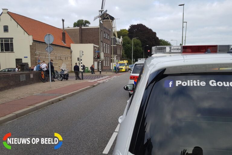 Snorfietser gewond na aanrijding Nieuwe Veerstal Gouda