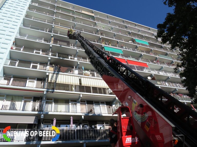 Brandweer opent woning na val Henri Dunantstraat Brunssum
