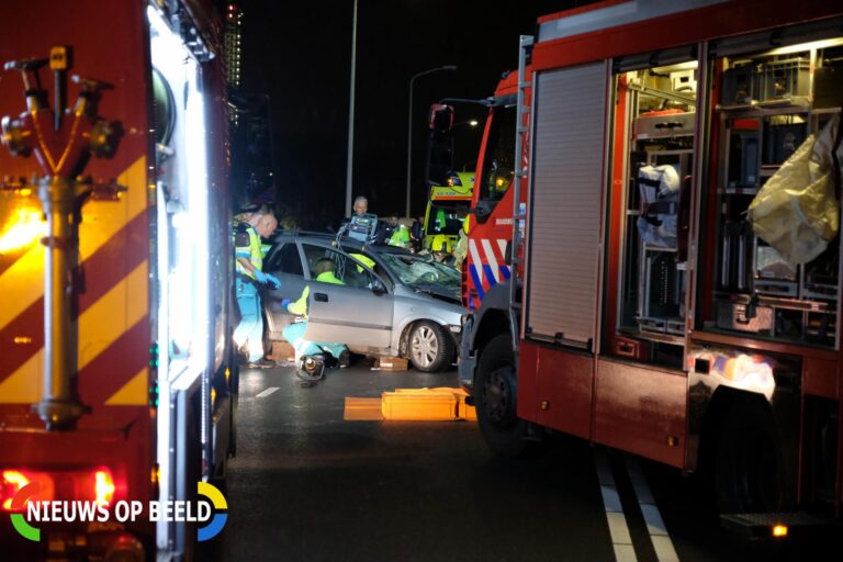 Ravage na zwaar ongeval op Schenkviaduct Den Haag (video)