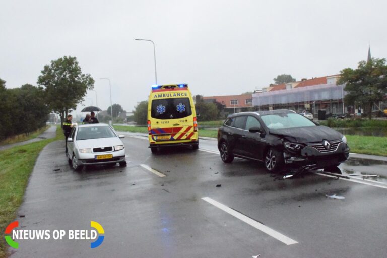 Auto uit vluchthaven botst medeweggebruiker Kanaaldijk – N454 Waddinxveen
