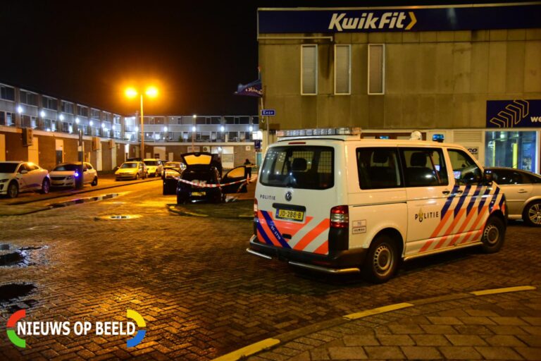 Auto beschadigd na mogelijke brandstichting Cloese Hoogvliet Rotterdam