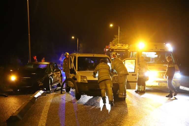 Gewonde bij forse aanrijding op Willeskop (N228) bij Oudewater