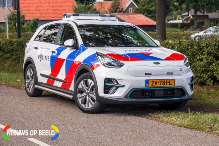 Hybride politieautos in gebruik genomen Van Asch van Wijckstraat Amersfoort