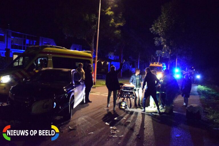 Brommer komt in botsing met auto, twee gewonden Tiendweg Krimpen aan de Lek