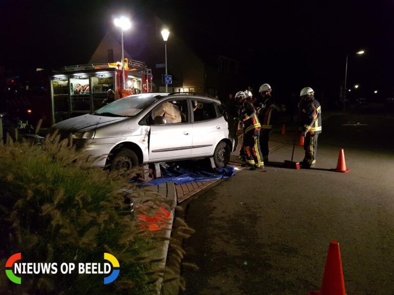 Bestuurder bekneld na aanrijding Bergvlietlaan Haastrecht