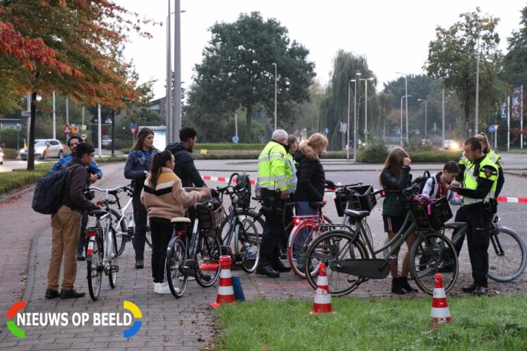 31 bekeuringen fietsverlichting controle Schönberglaan Capelle aan den IJssel (video)