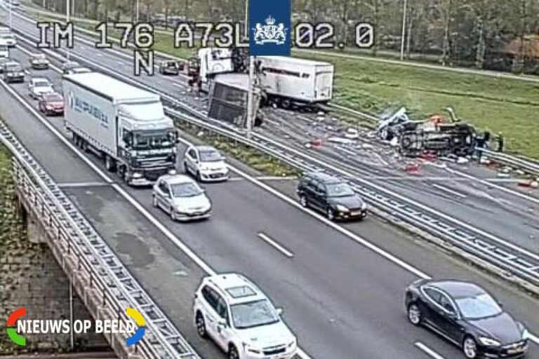 Dode meerdere gewonden en enorme ravage door ernstig ongeval op A73 Rijksweg A73 Nijmegen