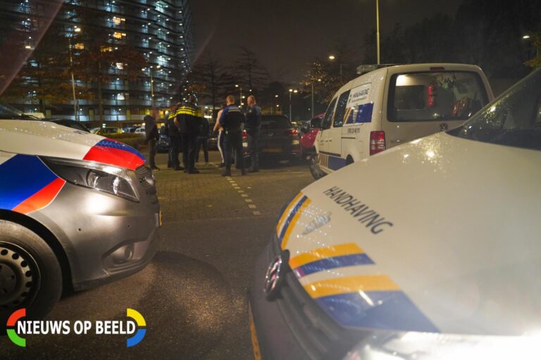 Man aangehouden met inbrekerswerktuigen, politie laat auto afvoeren Schermerhoek Capelle aan den IJssel