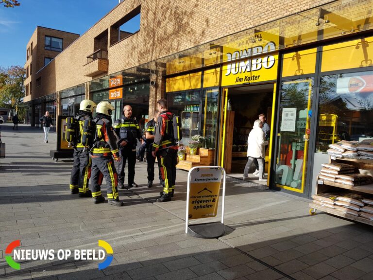 Brandweer onderzoekt melding van gaslucht Miereakker Reeuwijk