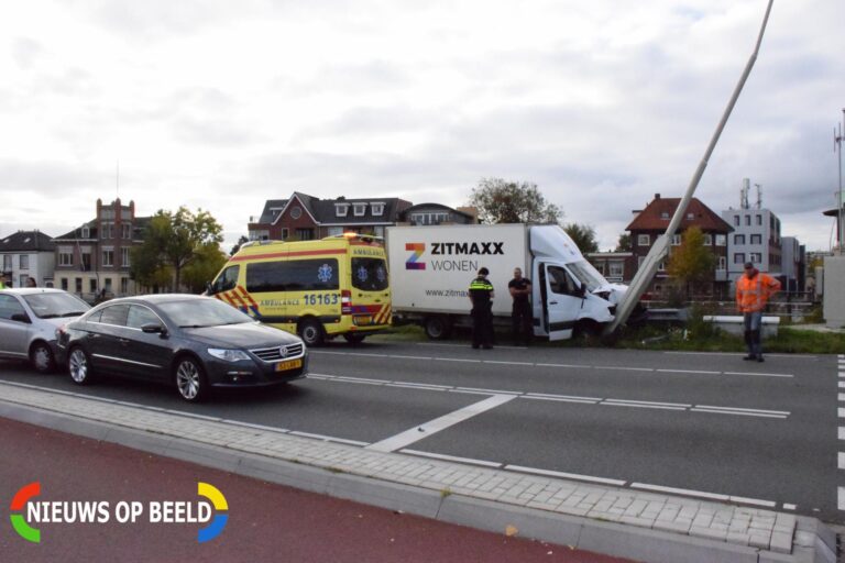 Meerdere voertuigen flink beschadigd bij aanrijding Henegouwerweg – N207 Waddinxveen