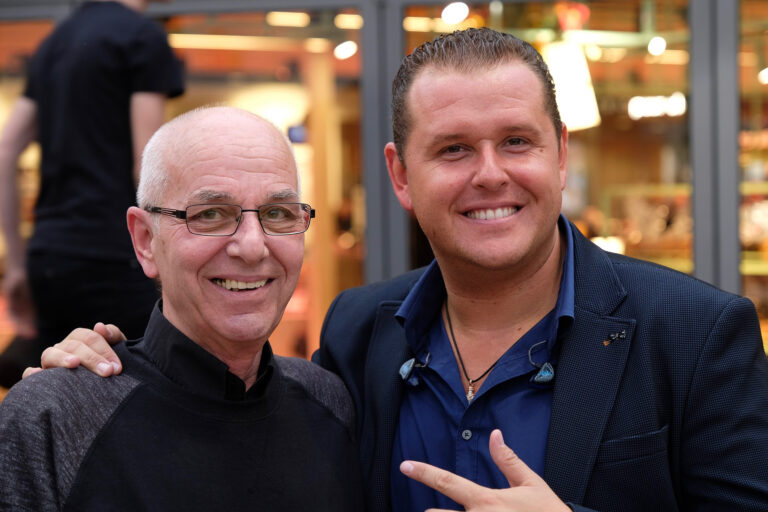 25-jarig jubileum winkelcentrum Rokkeveen in Zoetermeer feestelijk gevierd (video)