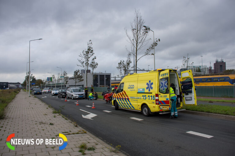 Gewonde na kop-staartaanrijding op Supernovaweg in Den Haag