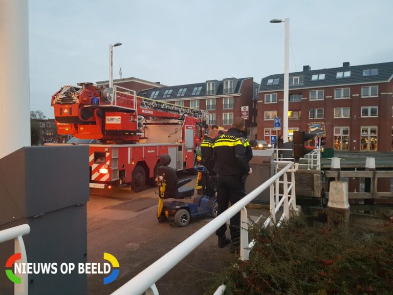 Zoektocht naar eigenaar verlaten scootmobiel op brug Nieuwe Gouwe O.Z Gouda
