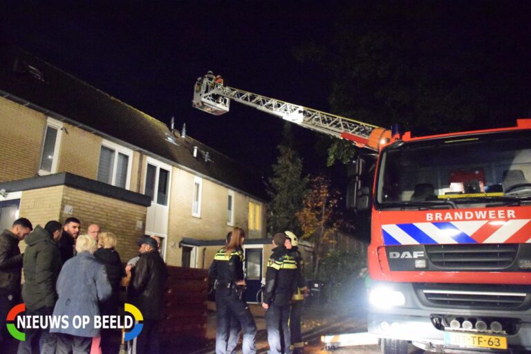 Schade na blikseminslag in dak van woning Rentmeesterslag Gouda