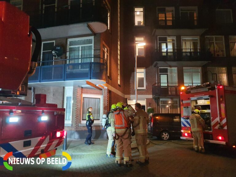 Rookontwikkeling bij brand in appartement Essenburgstraat Rotterdam