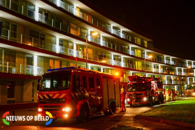 Brand in oven zorgt voor rookontwikkeling Spangesekade Rotterdam